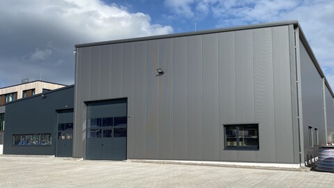 werkstatthallenbau günstig bauen in Systembauweise Industriehallenbau günstig