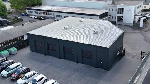 Werkstatthallen bauen mit Hacobau GmbH in günstiger Systembauweise Stahlhallen bauen mit Hacobau GmbH in günstiger Systembauweise