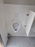 Sanitärcontainer von Hacobau GmbH innen Toilettencontainer von Hacobau GmbH innen