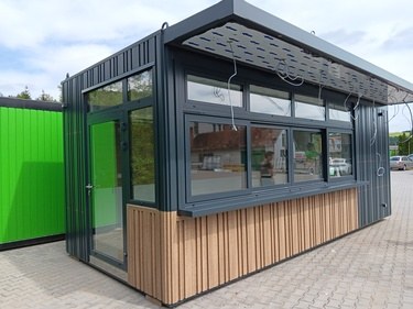 Verkaufspavillons - Barcontainer / Kioskcontainer / Verkaufscontainer von Hacobau GmbH in verkaufsfördernder Aussenoptik.